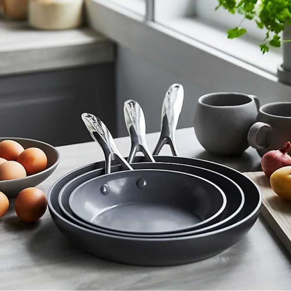GreenPan

Valencia Pro Ceramic Non-Stick 3-Piece Skillet Set